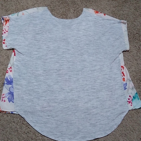 Women's plus size multicolor Avenue short sleeves top size 18/20 - Picture 6 of 6